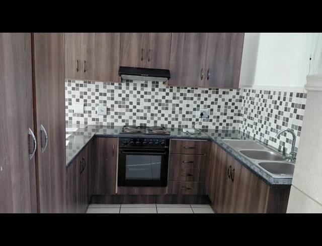 2 BEDROOM TOWNHOUSE FOR SALE IN MULBARTON